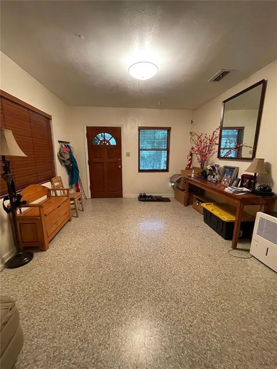 For Rent: $1,700 (3 beds, 2 baths, 1392 Square Feet)