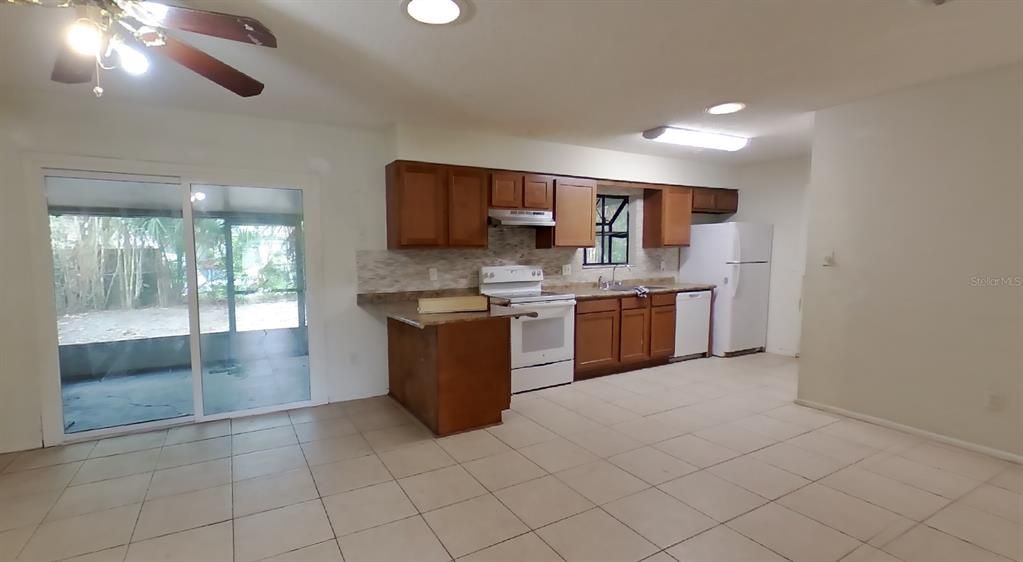 For Sale: $264,900 (3 beds, 2 baths, 1264 Square Feet)