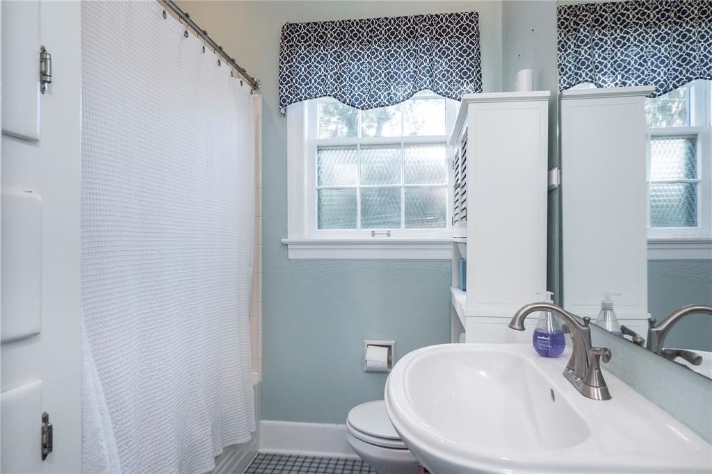 Недавно арендовано: $1,650 (2 спален, 1 ванн, 908 Квадратных фут)