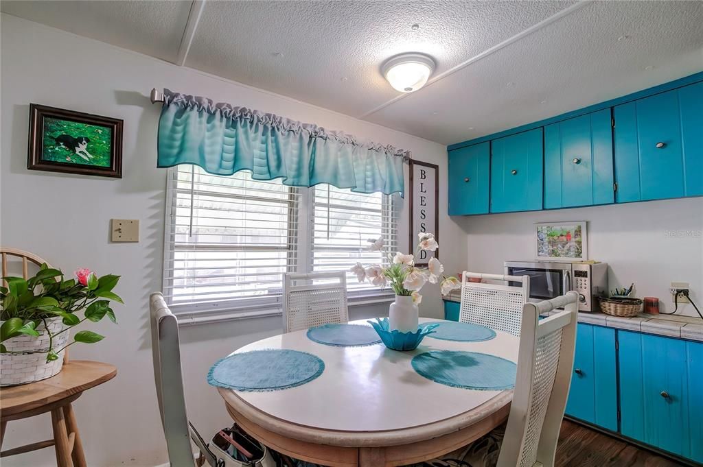 For Sale: $97,500 (2 beds, 1 baths, 672 Square Feet)