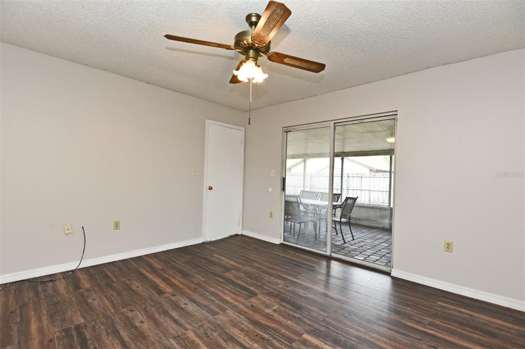 Active With Contract: $329,000 (3 beds, 2 baths, 1240 Square Feet)
