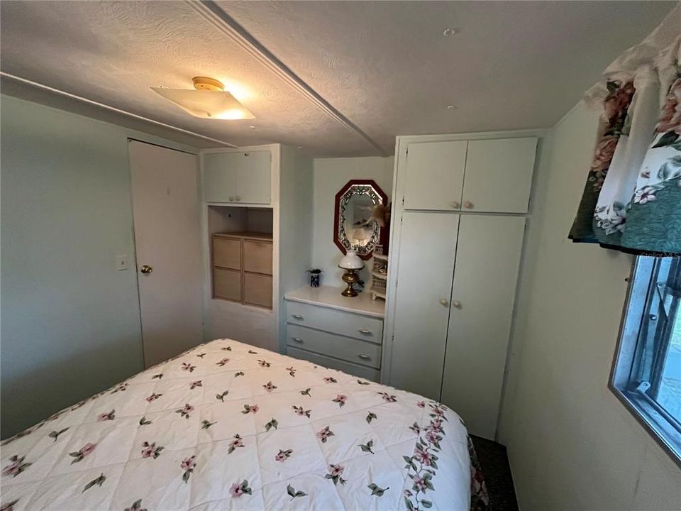 For Sale: $150,000 (2 beds, 1 baths, 768 Square Feet)