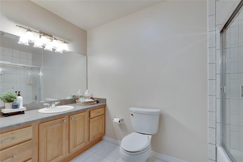 Active With Contract: $435,000 (3 beds, 2 baths, 2523 Square Feet)