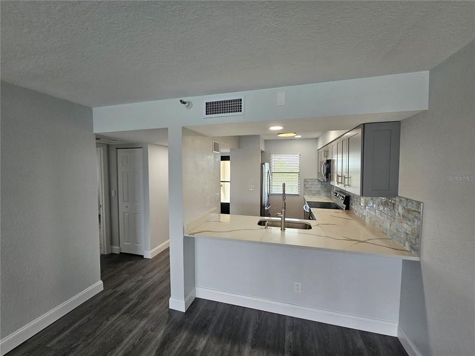 For Sale: $599,900 (2 beds, 2 baths, 1222 Square Feet)
