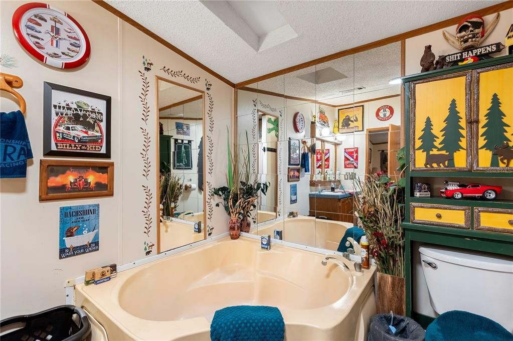 最近售出: $275,000 (4 贝兹, 2 浴室, 1344 平方英尺)