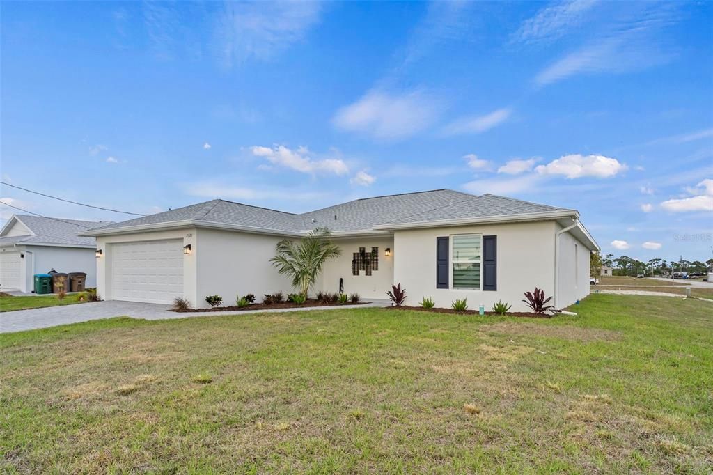 Active With Contract: $369,000 (4 beds, 3 baths, 1665 Square Feet)