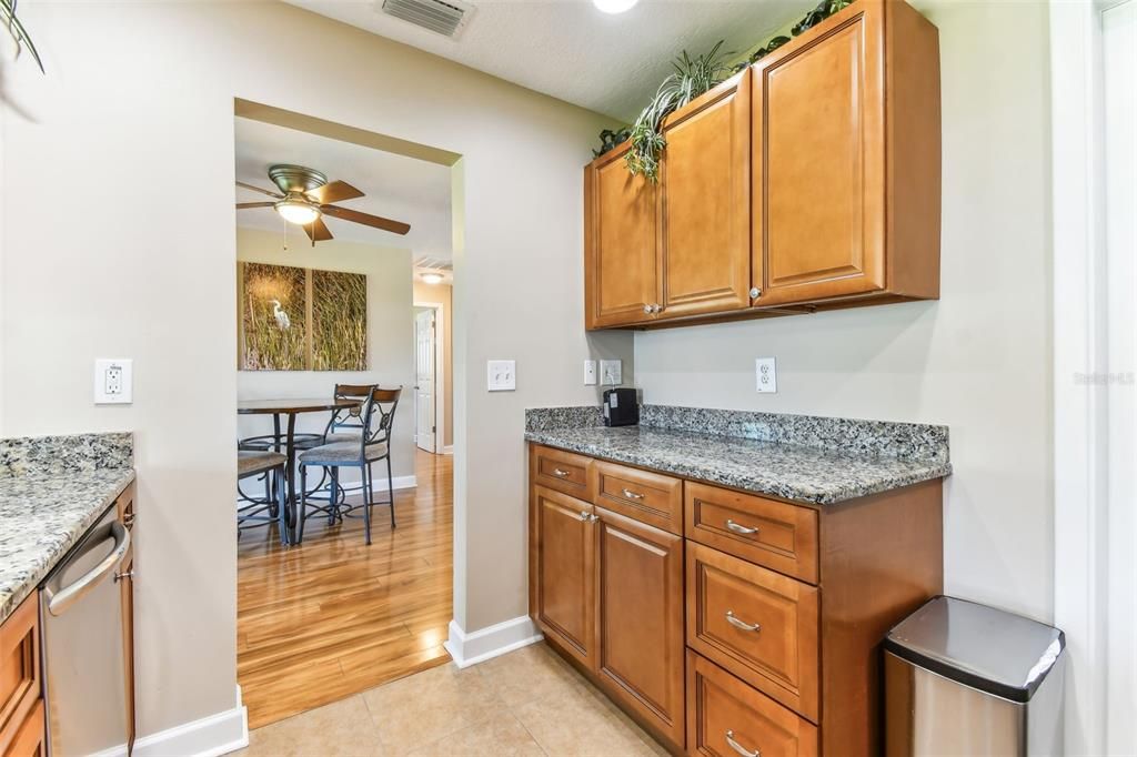 For Sale: $369,000 (2 beds, 1 baths, 1054 Square Feet)