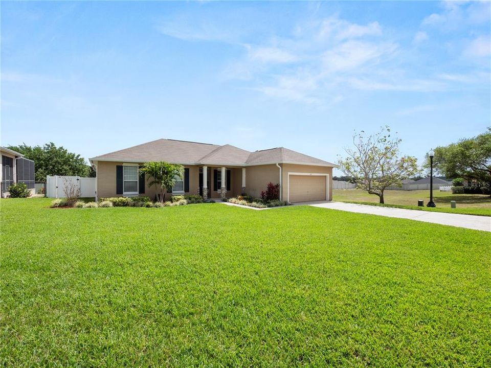 For Sale: $389,900 (3 beds, 2 baths, 1752 Square Feet)