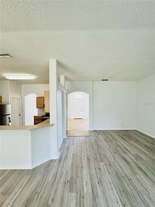 Active With Contract: $2,000 (3 beds, 2 baths, 1811 Square Feet)