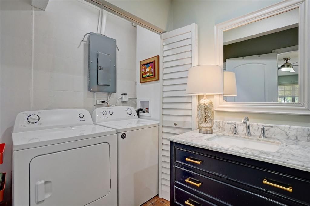 For Sale: $339,000 (2 beds, 2 baths, 1215 Square Feet)