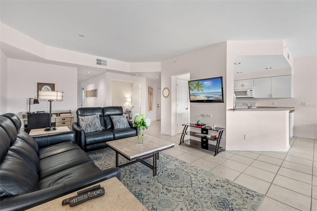For Sale: $470,000 (2 beds, 2 baths, 1528 Square Feet)