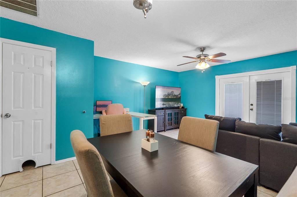 Active With Contract: $229,900 (2 beds, 2 baths, 1128 Square Feet)