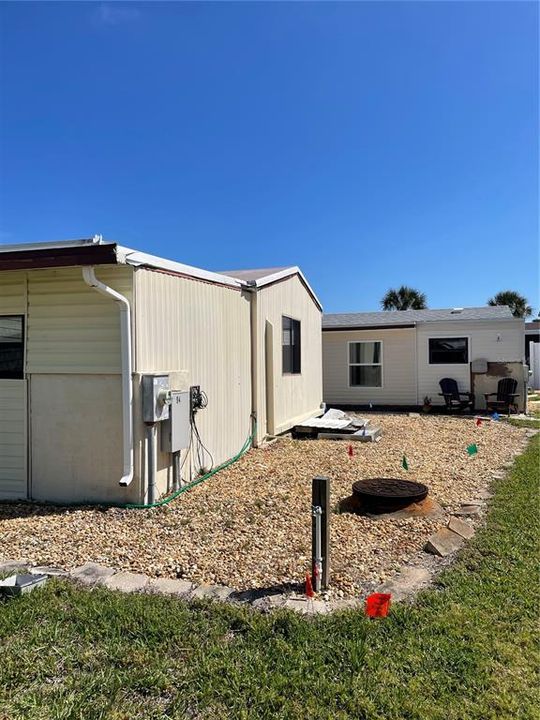 Active With Contract: $149,900 (2 beds, 2 baths, 784 Square Feet)