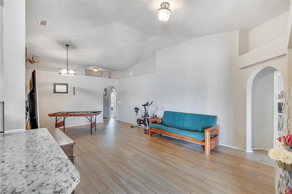 For Sale: $368,000 (4 beds, 2 baths, 1874 Square Feet)