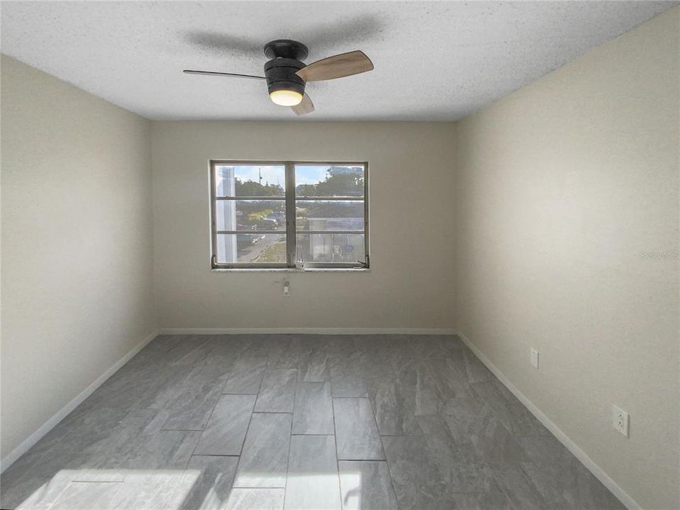 For Sale: $125,000 (2 beds, 2 baths, 1008 Square Feet)