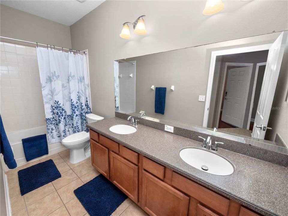 Active With Contract: $399,000 (4 beds, 2 baths, 2206 Square Feet)