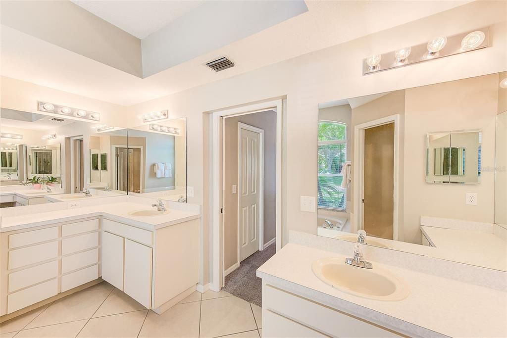 Active With Contract: $815,000 (4 beds, 3 baths, 2356 Square Feet)