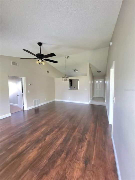 Recently Sold: $319,800 (3 beds, 2 baths, 1070 Square Feet)
