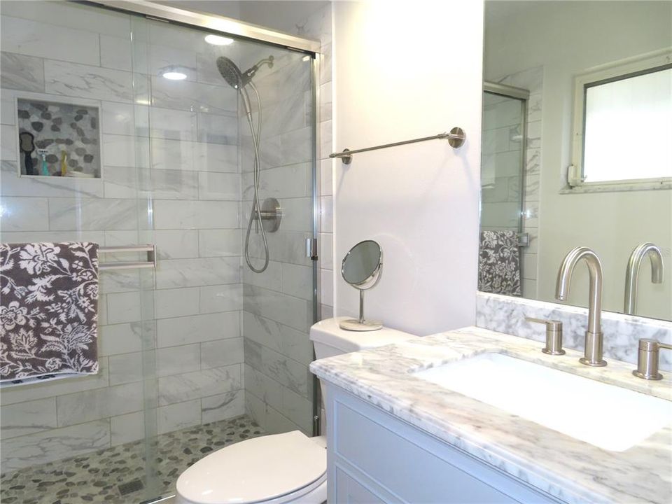 最近售出: $419,900 (2 贝兹, 2 浴室, 1726 平方英尺)