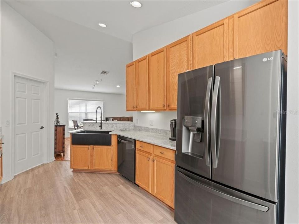 Active With Contract: $289,000 (2 beds, 2 baths, 1477 Square Feet)