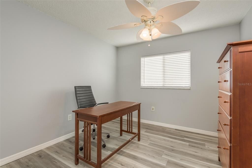 Active With Contract: $424,900 (3 beds, 2 baths, 1410 Square Feet)