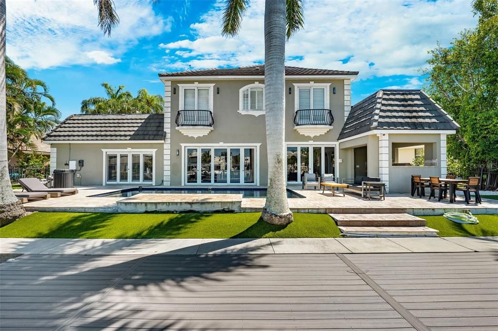 For Sale: $2,750,000 (4 beds, 4 baths, 3732 Square Feet)