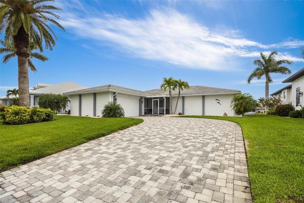 Recently Sold: $699,000 (3 beds, 2 baths, 1740 Square Feet)