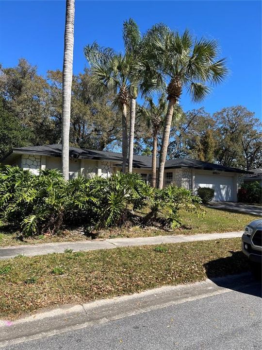 Recently Sold: $349,000 (4 beds, 2 baths, 1871 Square Feet)