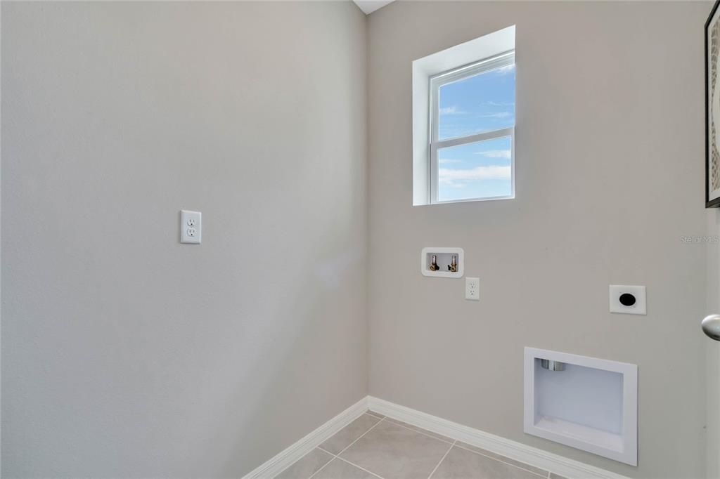 For Sale: $326,990 (3 beds, 2 baths, 1504 Square Feet)