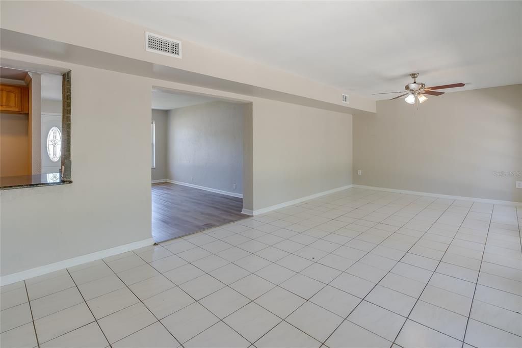 For Sale: $329,900 (3 beds, 1 baths, 1179 Square Feet)