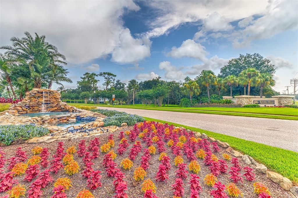 Beautifully kept landscaping throughout all of River Hills!