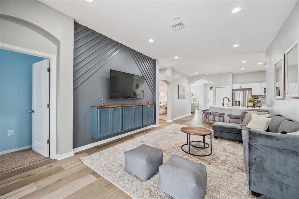 Active With Contract: $500,000 (4 beds, 2 baths, 2078 Square Feet)