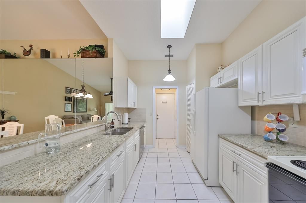 For Sale: $235,000 (2 beds, 2 baths, 1125 Square Feet)