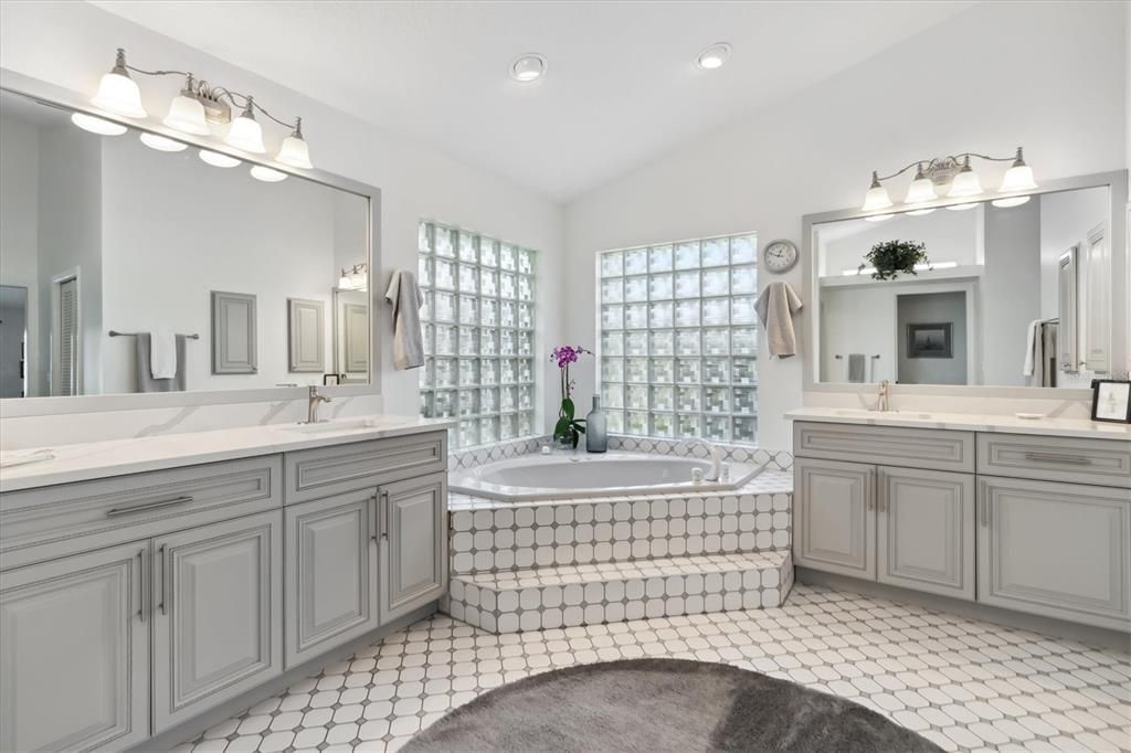 Recently Sold: $1,075,000 (4 beds, 3 baths, 3210 Square Feet)
