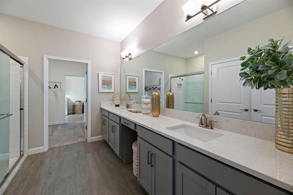 Active With Contract: $379,900 (2 beds, 2 baths, 1959 Square Feet)
