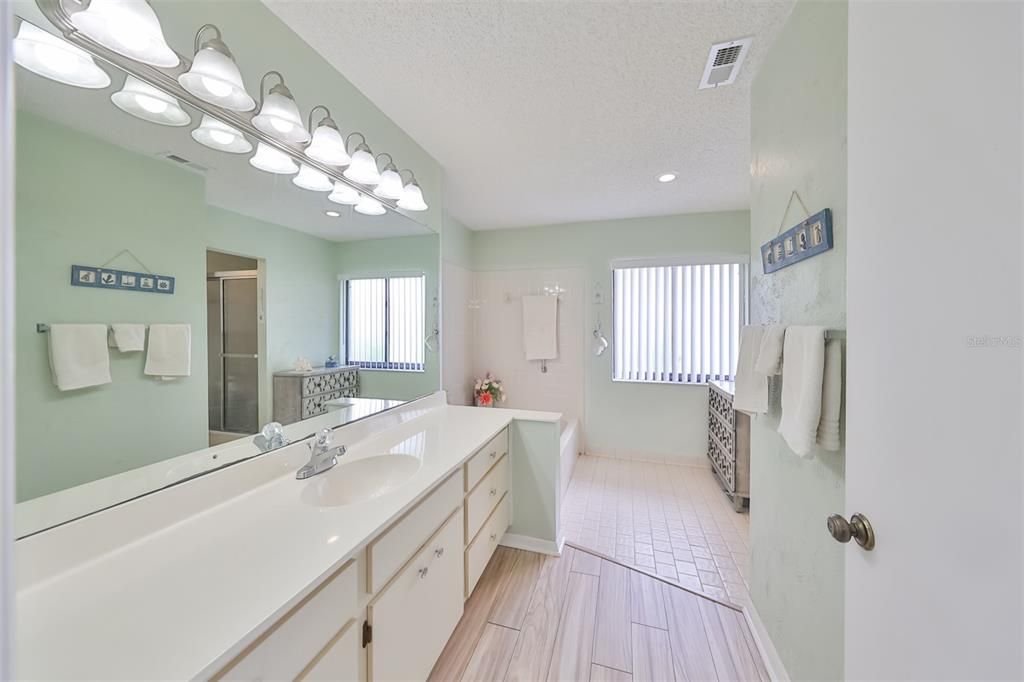 Active With Contract: $415,000 (3 beds, 2 baths, 1738 Square Feet)