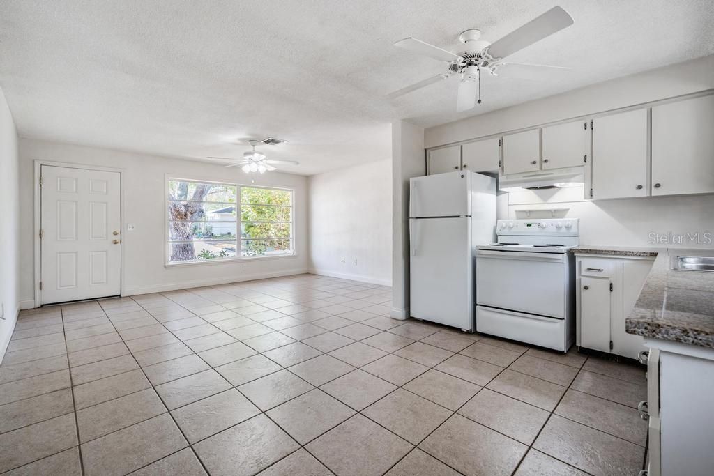 Recently Sold: $335,000 (2 beds, 1 baths, 804 Square Feet)