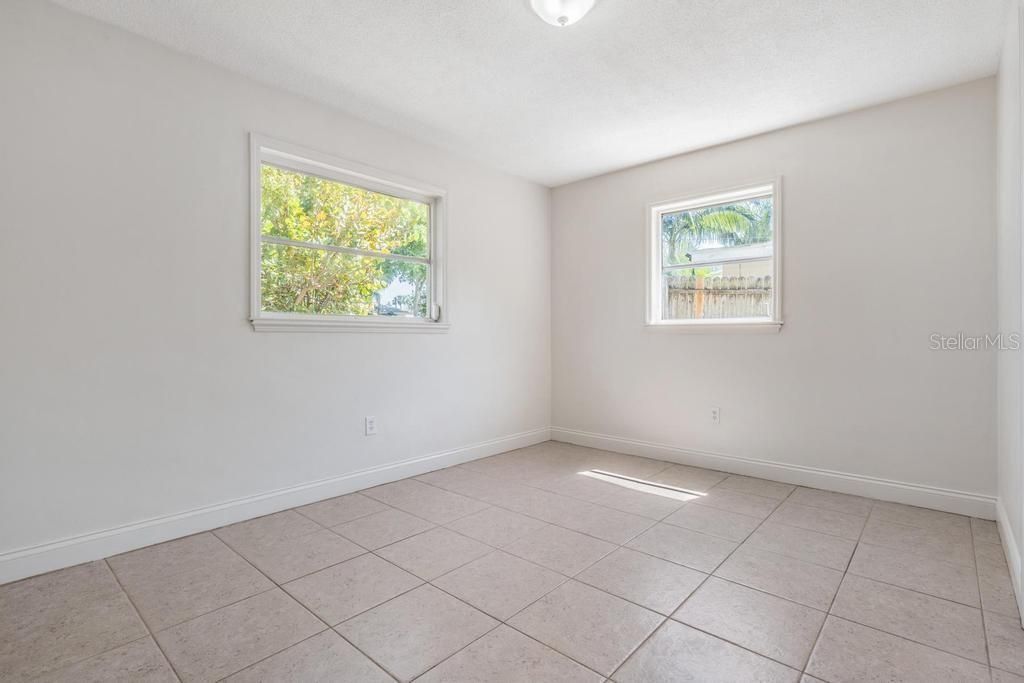 Recently Sold: $335,000 (2 beds, 1 baths, 804 Square Feet)
