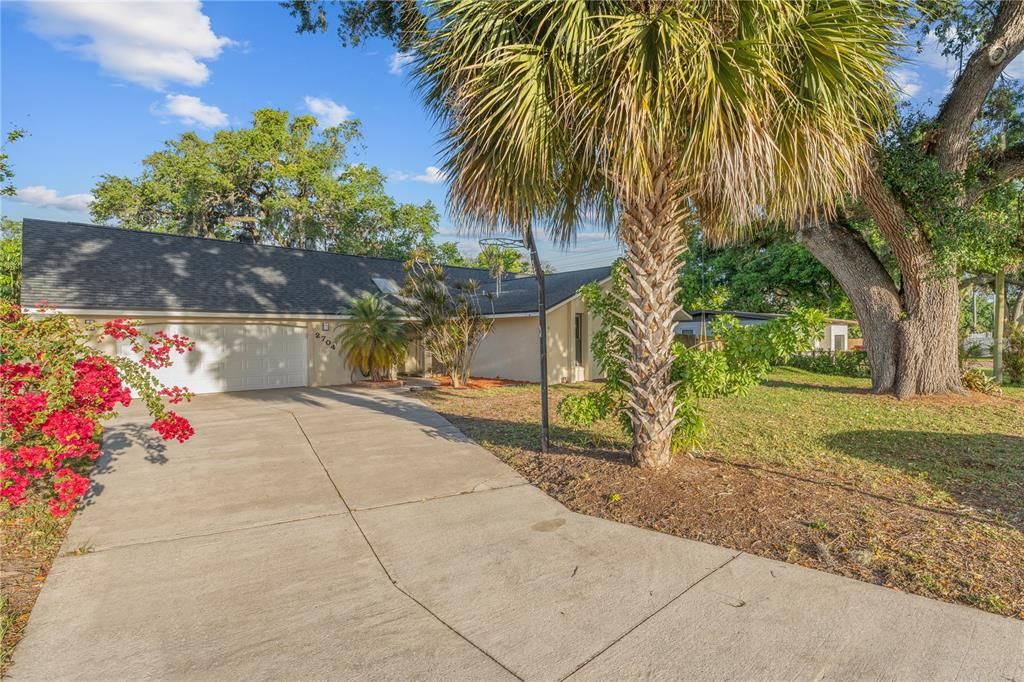Recently Sold: $460,000 (3 beds, 2 baths, 1420 Square Feet)