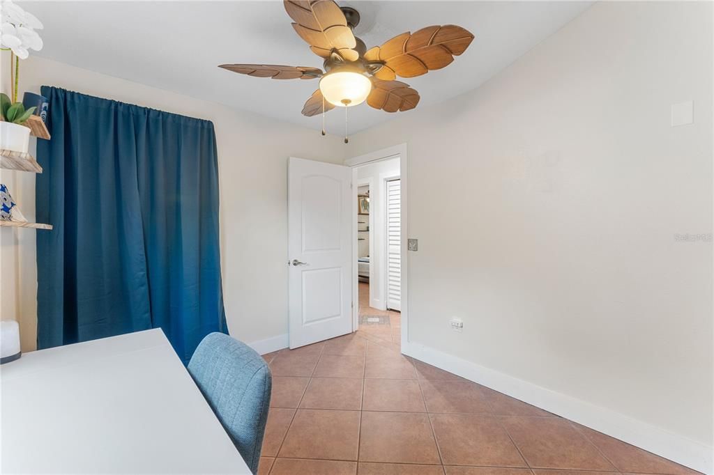 Recently Sold: $460,000 (3 beds, 2 baths, 1420 Square Feet)