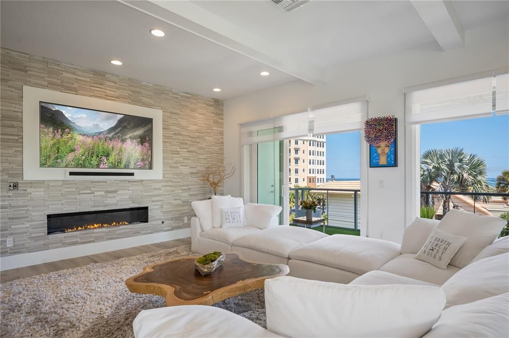 For Sale: $3,475,000 (5 beds, 4 baths, 3596 Square Feet)