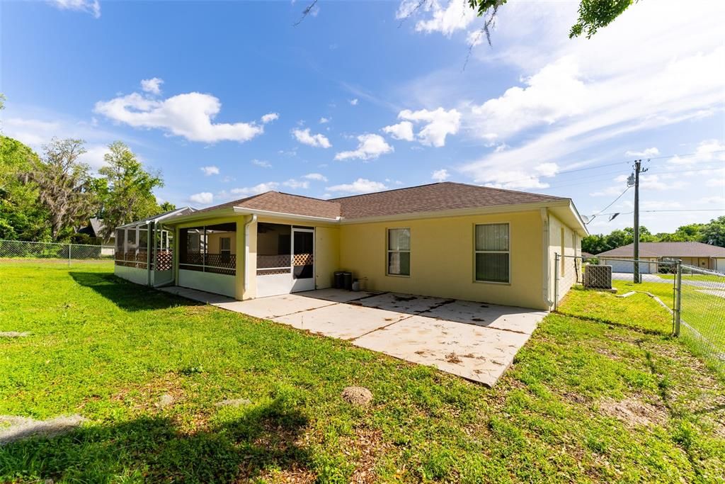 Active With Contract: $249,000 (3 beds, 2 baths, 1690 Square Feet)