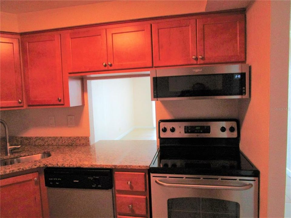 For Rent: $1,800 (2 beds, 2 baths, 866 Square Feet)