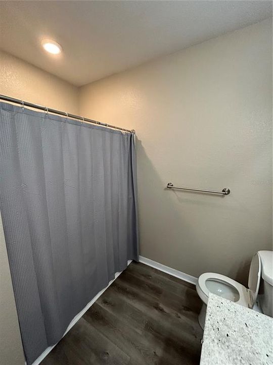 Active With Contract: $1,450 (1 beds, 1 baths, 732 Square Feet)