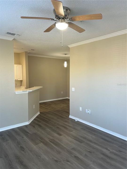 Recently Rented: $1,450 (1 beds, 1 baths, 732 Square Feet)
