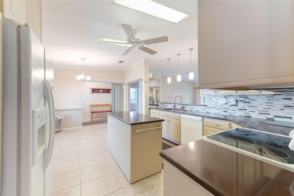 For Sale: $264,900 (3 beds, 2 baths, 1488 Square Feet)