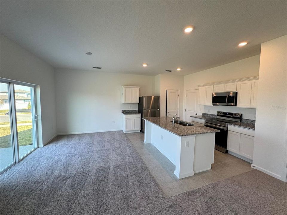 For Rent: $2,499 (3 beds, 2 baths, 1826 Square Feet)
