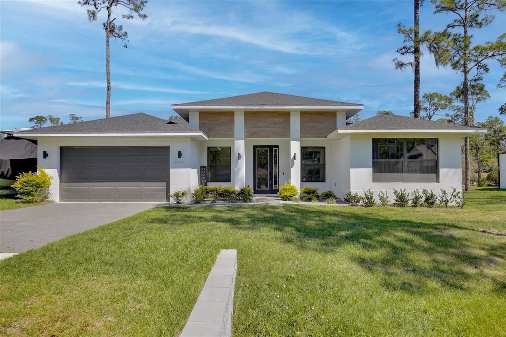 Recently Sold: $710,000 (4 beds, 3 baths, 2412 Square Feet)