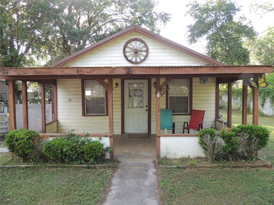 Recently Sold: $109,000 (2 beds, 1 baths, 880 Square Feet)