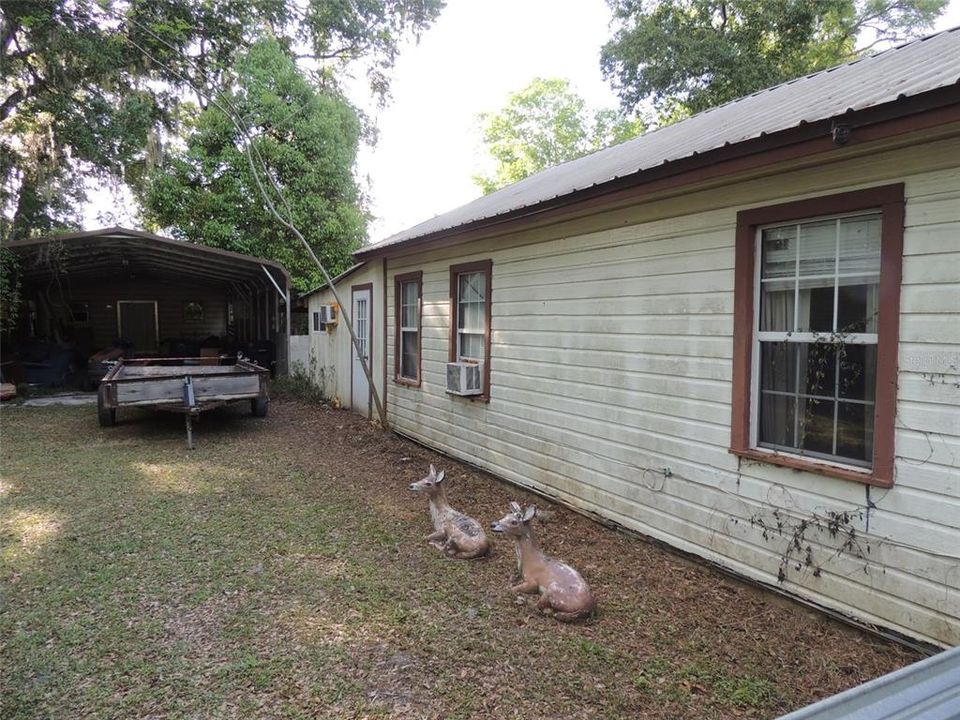 Active With Contract: $109,000 (2 beds, 1 baths, 880 Square Feet)